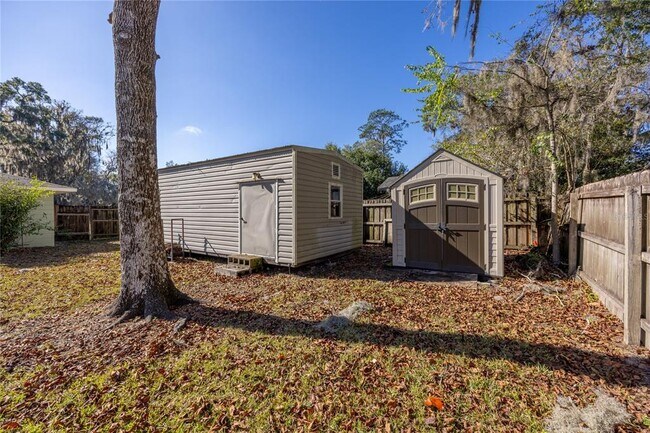 Building Photo - 7604 SW 56th Ave