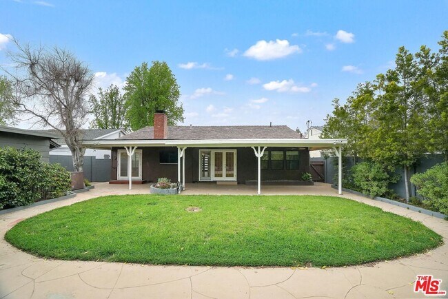 Building Photo - 6134 Longridge Ave