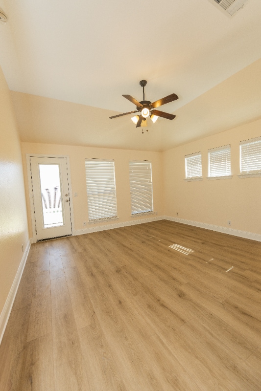 Building Photo - 2105 Burke Dr