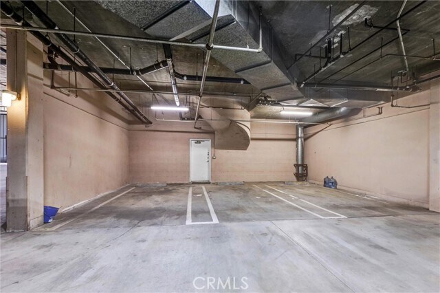 Building Photo - 309 N Almont Dr
