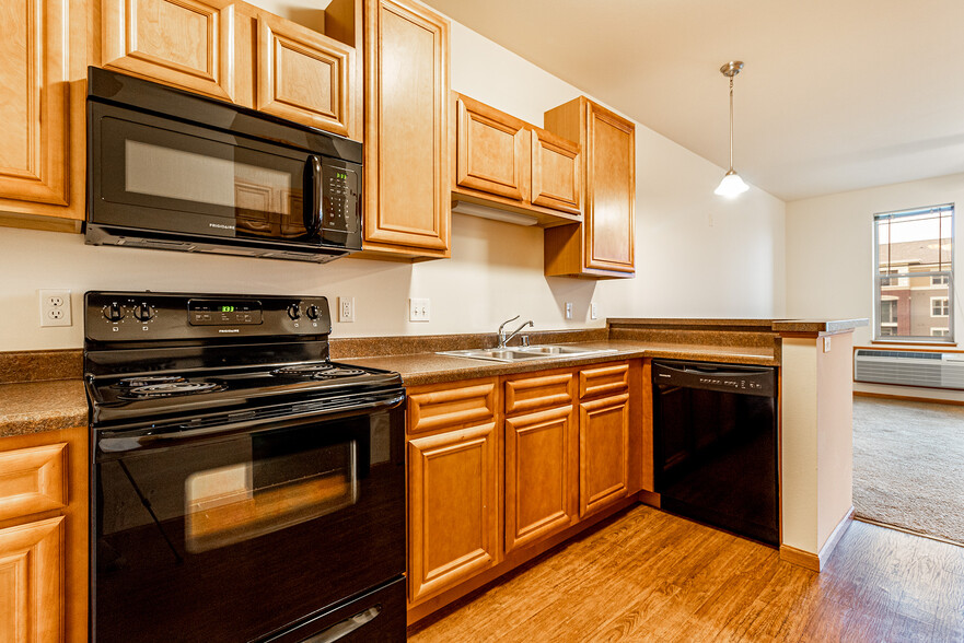 Studio Kitchen - Iron Gate Apartments