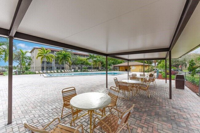 Building Photo - 1251 SW 125th Ave