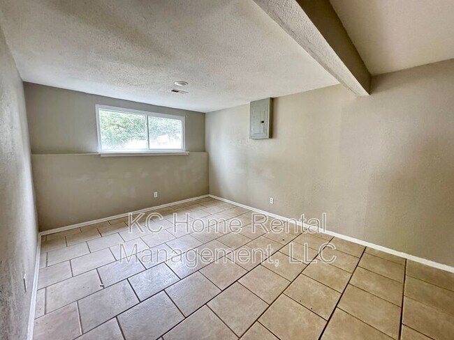 Building Photo - 3723 Webster Ave