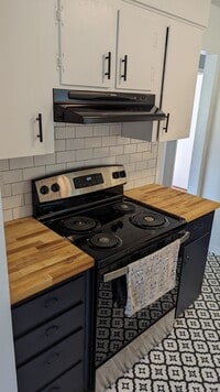 Building Photo - 732 Fairview Rd