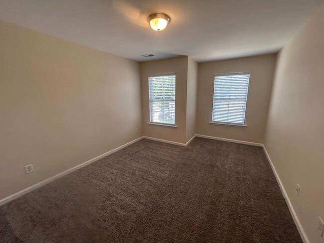 Building Photo - 336 Eagle Feather Loop