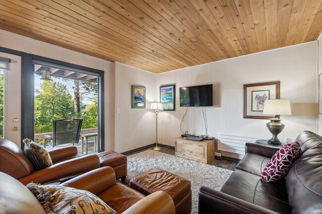 Building Photo - 2 bedroom, 2 bathroom Whitefish Condo, steps away from Whitefish Lake, minutes from the ski slopes!