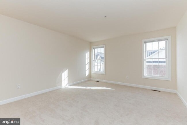 Building Photo - 581 Cedar Spring St
