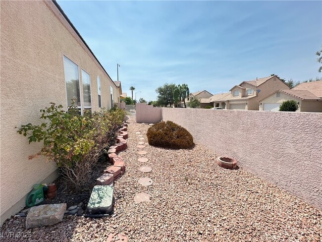 Building Photo - 9522 Lavarun Ct