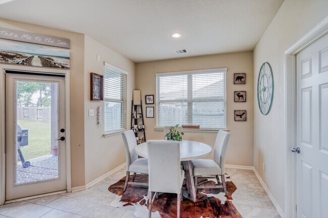 Building Photo - 4 BR/3.5BA | Newly Renovated Single Family Home | Fenced backyard | Study & Game Room | In Grand ...