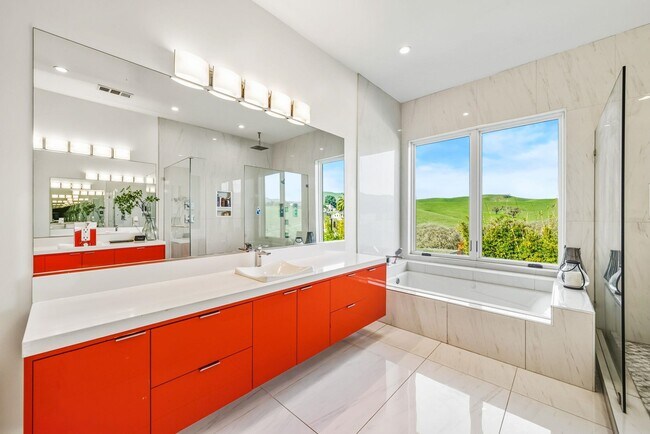 Building Photo - 7778 Laguna Heights Ct