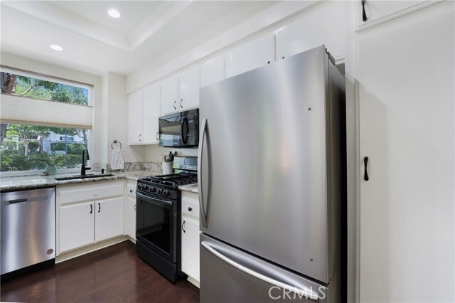 Building Photo - 2 Vía Entrada