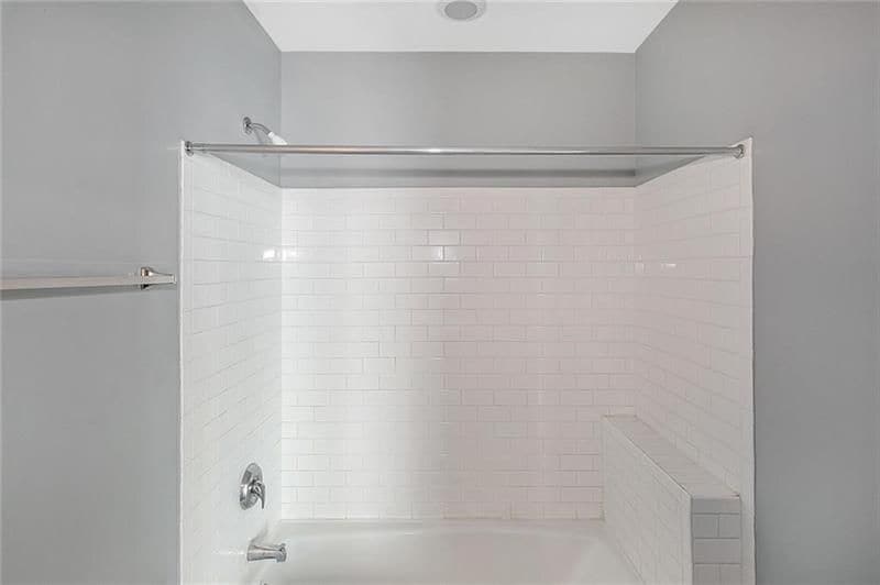 Building Photo - 620 Glen Iris Dr NE