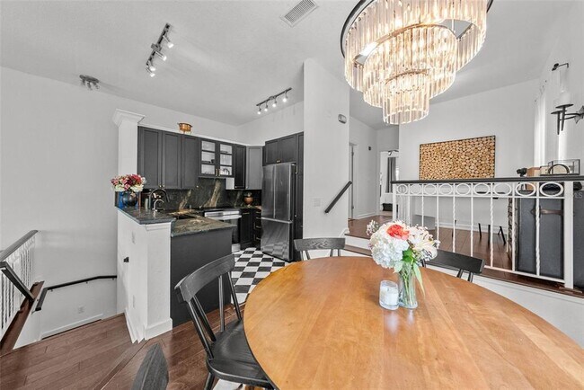 Building Photo - 727 Coral Reef Dr