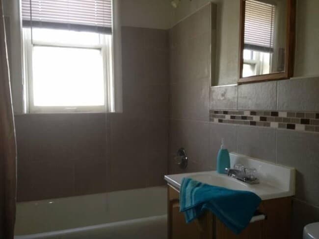 Building Photo - 3612 Delor St