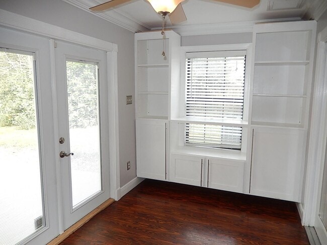Building Photo - 5527 Denargo Dr
