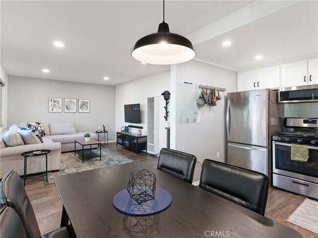 Building Photo - 14405 Cerise Ave