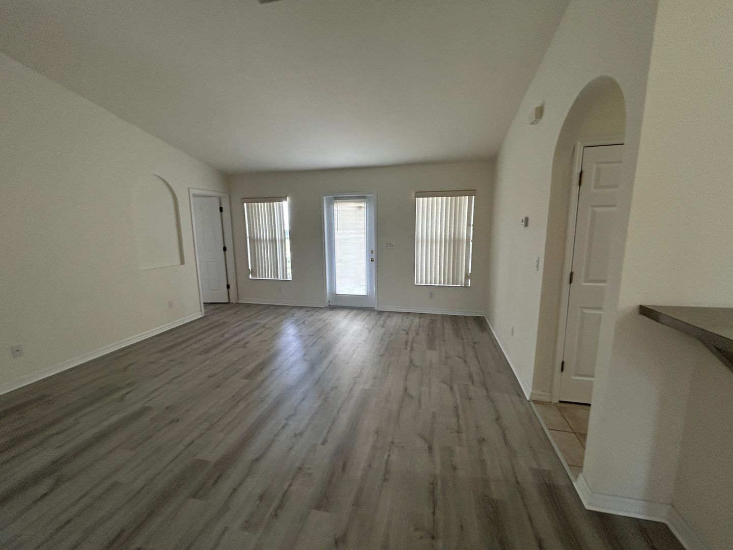Building Photo - Nice 3/2 with newer carpet