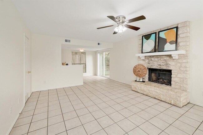 Building Photo - 6519 Hart Ln
