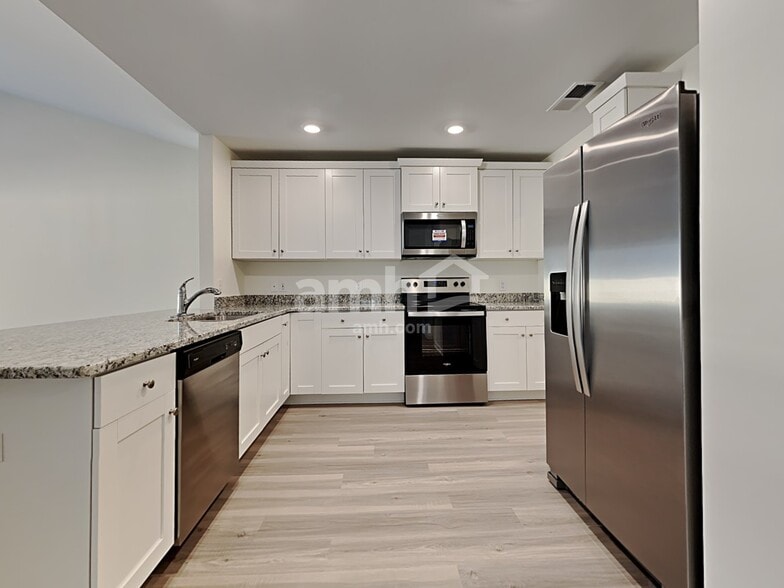 Building Photo - 1197 Dogwood Nck Dr