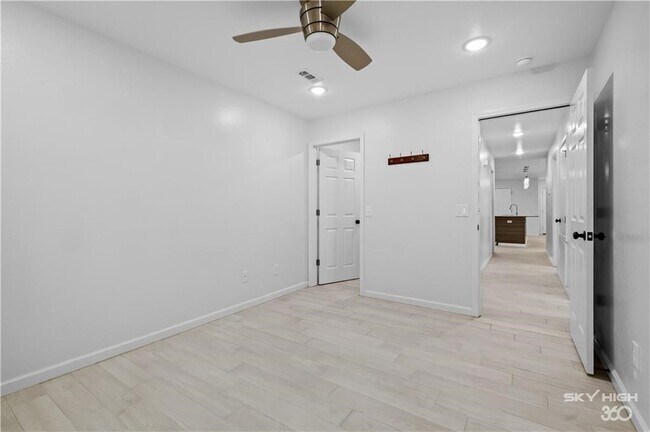 Building Photo - 731 Erika Ave