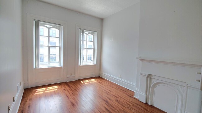 Building Photo - 1705 E Carson St