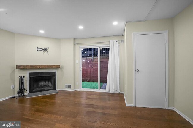 Building Photo - 306 W Wildey St