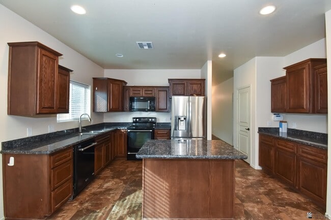 Building Photo - 2523 S 41st Ave