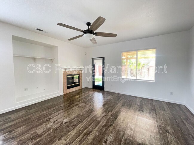 Building Photo - 779 El Caballo Dr