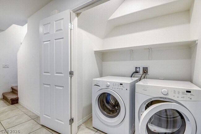 Building Photo - 489 Anthurium Pl