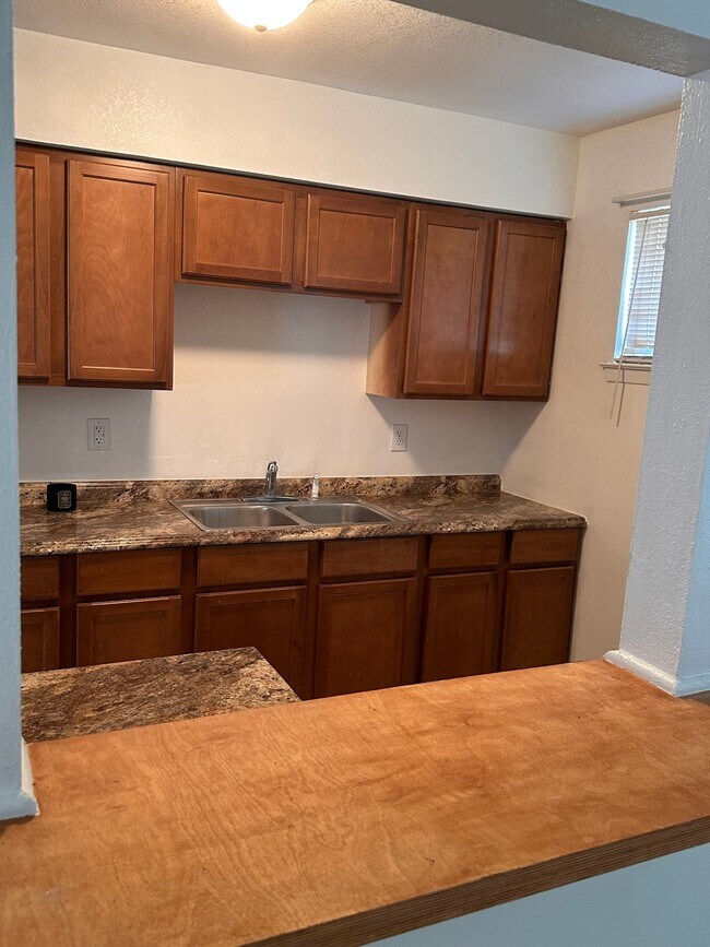 Building Photo - 3815 Mehalia Dr
