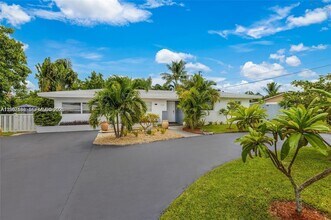 Building Photo - 1320 NE 27th Ave