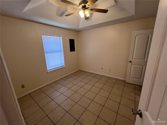 Building Photo - 20 Diamondhead Ave