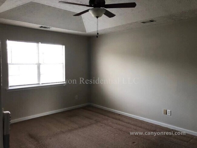 Building Photo - 4543 Latchwood Dr