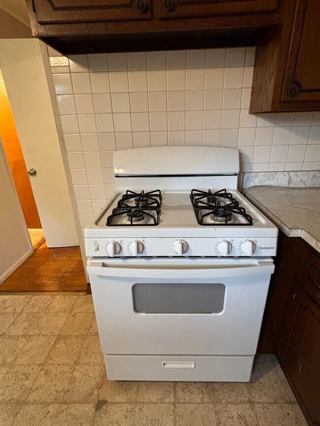 Building Photo - 4108 S Park Dr