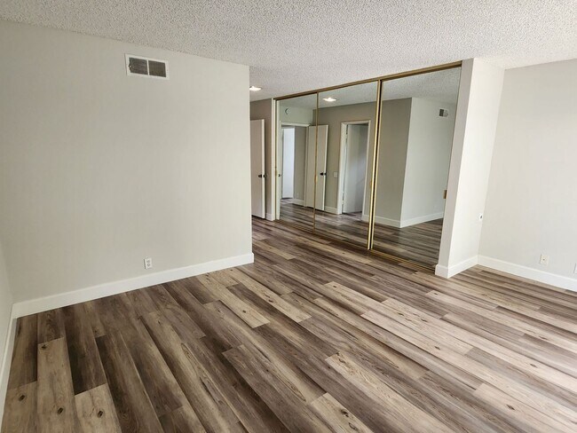 Building Photo - Beautiful Single Story in Mission Viejo