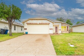 Building Photo - 1906 Castaway Dr