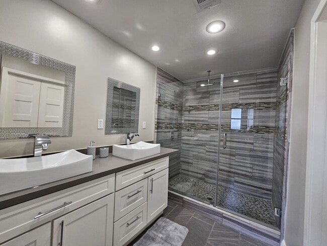 Master Bath Photo 2 - 5027 Wigton Dr