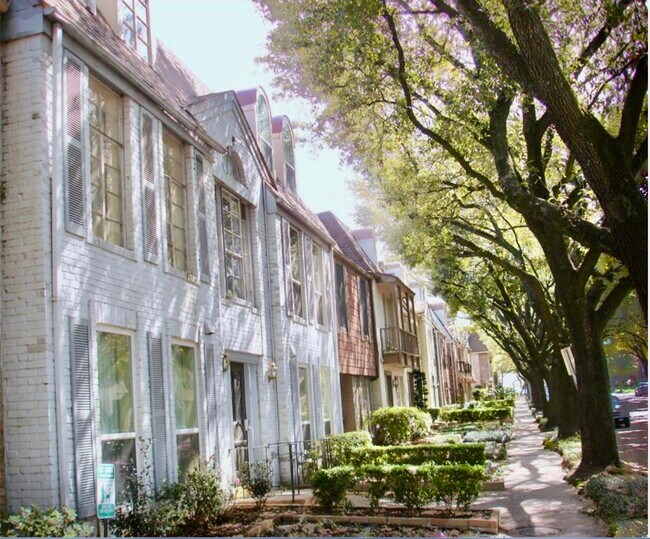 Building Photo - 478 N Post Oak Ln