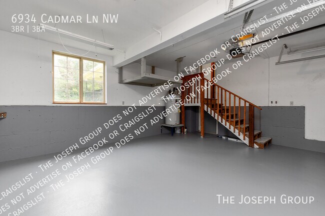 Building Photo - 6934 Cadmar Ln NW