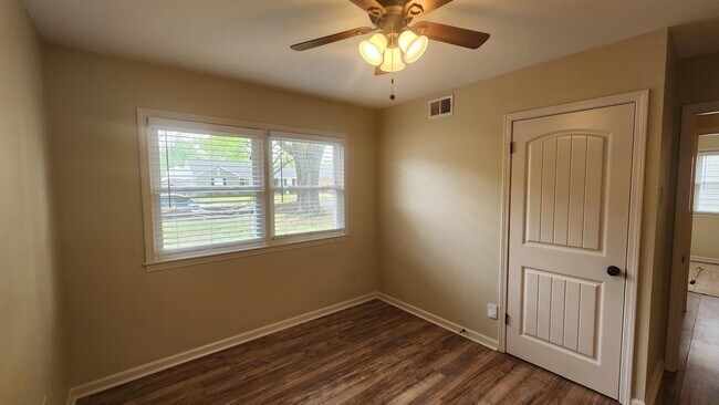 Building Photo - 5313 Boswell Ave