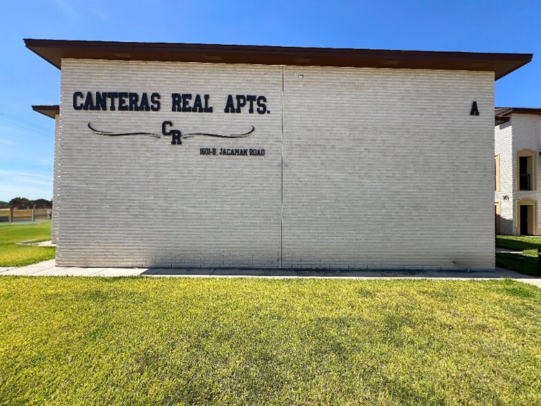 Building Photo - 1601 Jacaman Rd