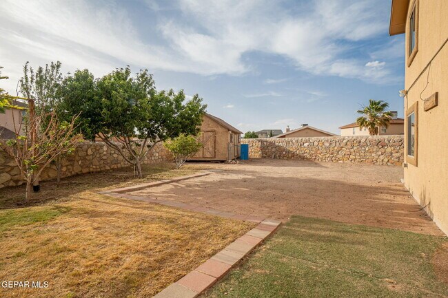 Building Photo - 7041 Falling Leaf Cir