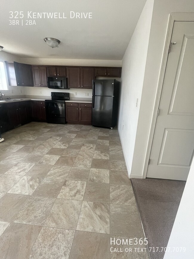 Building Photo - Beautiful 3 bedroom, 2 bathroom now availa...