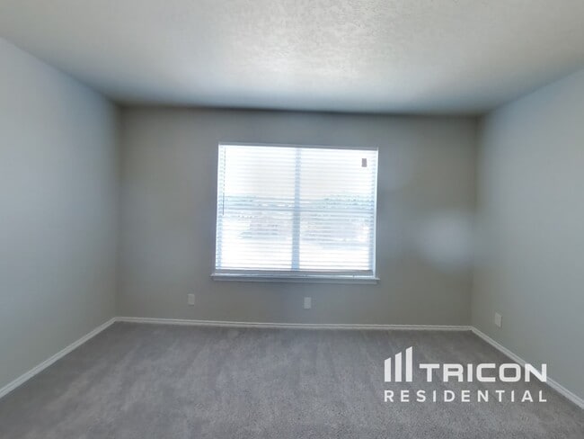 Building Photo - 8015 Palmetto Pl