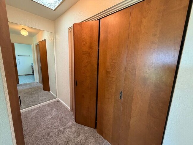 Building Photo - Lovely home in Marina available NOW!