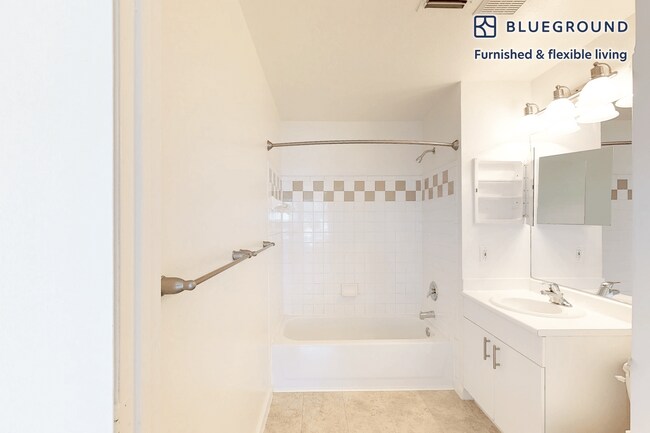 Building Photo - 313 Avalon Cir