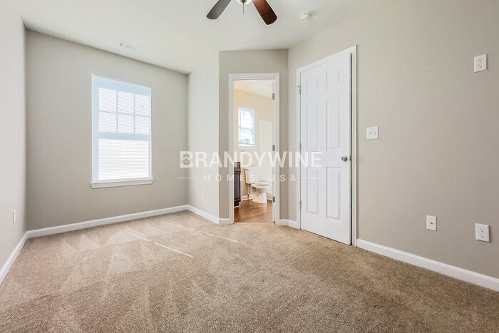 Building Photo - 6065 Flagstaf Walk