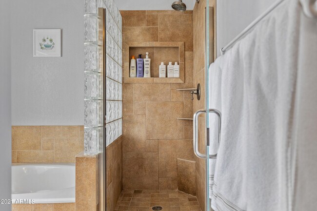 Building Photo - 5735 E Campo Bello Dr