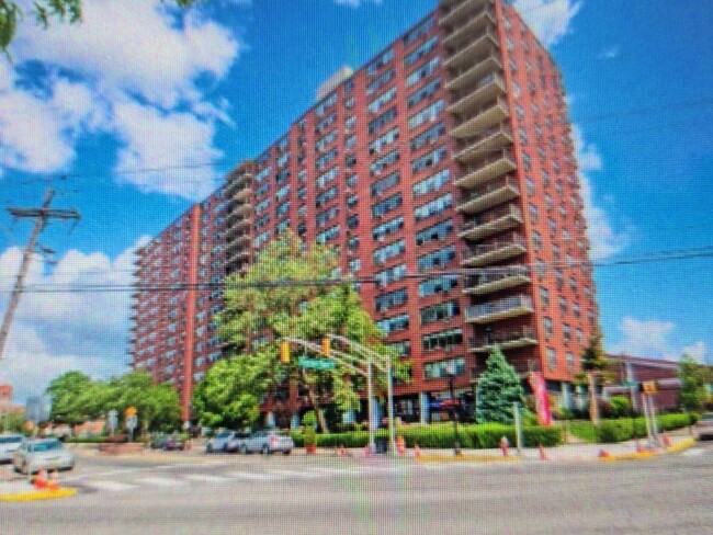 Building Photo - 500 Central Ave