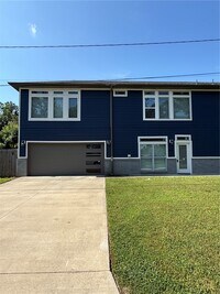 Building Photo - 402 E Hemlock St